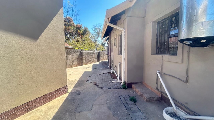 6 Bedroom Property for Sale in Protea Park North West